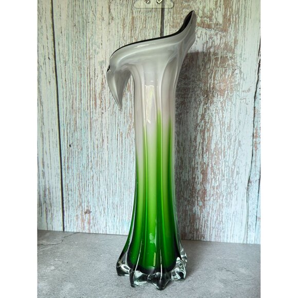 Jack-In-The-Pulpit Hand-Blown Art Glass Vase Green & White Ombre w/Purple Rim 12 - Picture 10 of 12
